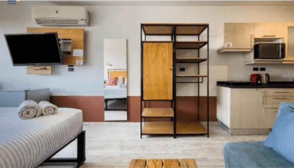 Jacuzzi Studio by the Historic Pyramids Apt3