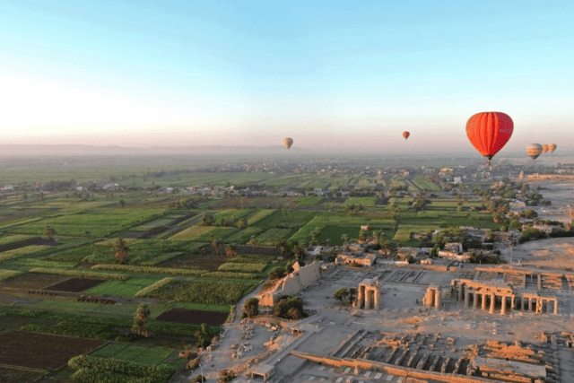 Luxury Sunrise Balloon Ride in Luxor with Hotel Pickup.