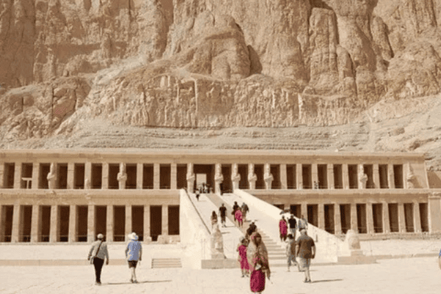 Minil Group to Luxor Valley of the Kings from Hurghada.