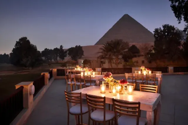 Hotels with Pyramid views